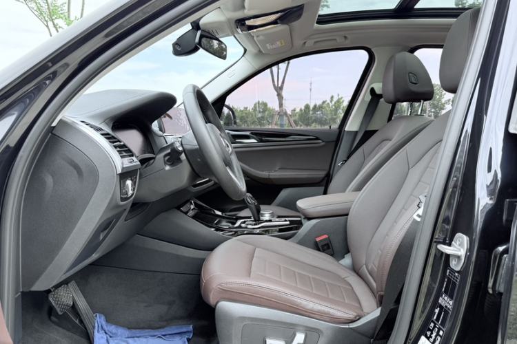 Used BMW X3 2020 xDrive25i M Sport Package Interior 7