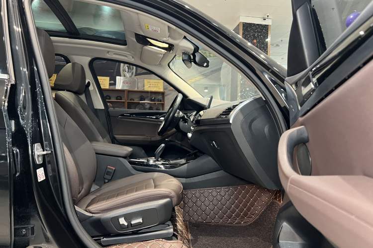 Used BMW X3 2020 xDrive25i M Sport Package Interior 7