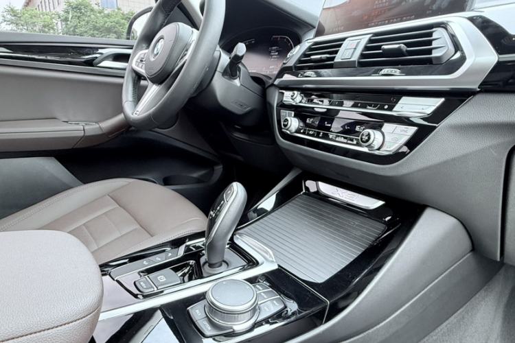 Used BMW X3 2020 xDrive25i M Sport Package Interior 9