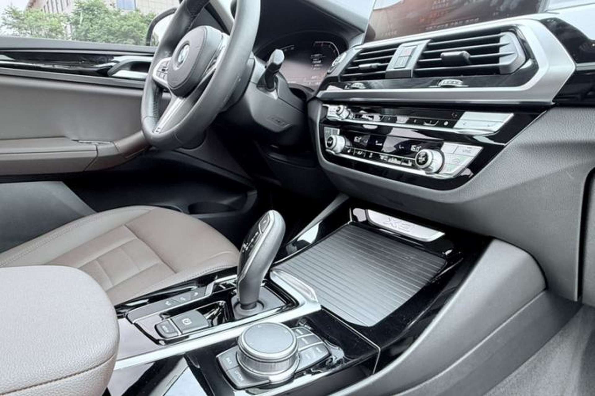 Used BMW X3 2020 xDrive25i M Sport Package Interior 9
