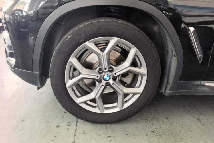 Used BMW X3 2020 xDrive28i Luxury Package Left Front Wheel Hub