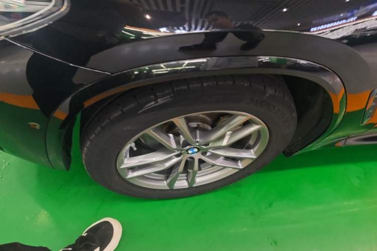 Used BMW X3 2020 xDrive28i M Sport Package Left Front Wheel Hub