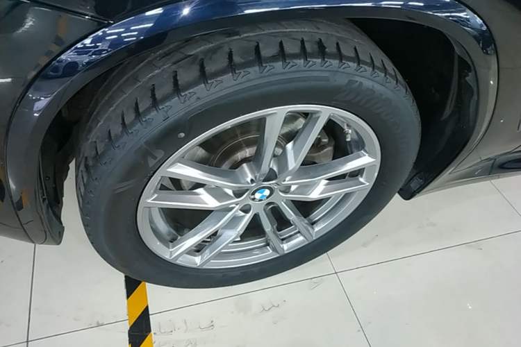 Used BMW X3 2020 xDrive25i M Sport Package Left Front Wheel Hub