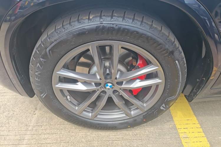 Used BMW X3 2020 xDrive25i M Sport Package Left Front Wheel Hub