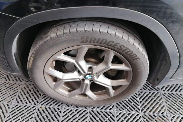 Used BMW X3 2020 xDrive28i Luxury Package Left Front Wheel Hub