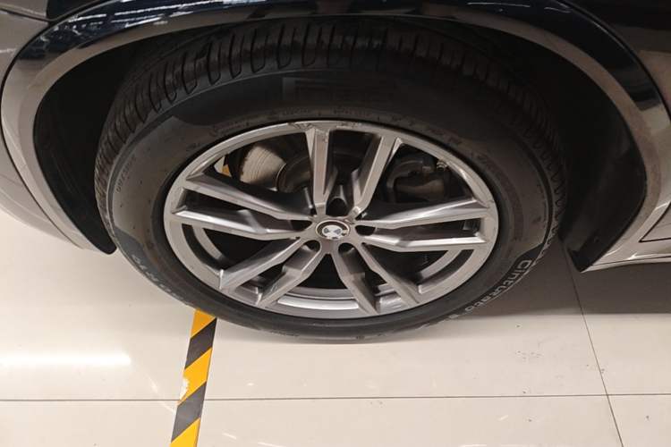 Used BMW X3 2020 xDrive25i M Sport Package Left Front Wheel Hub