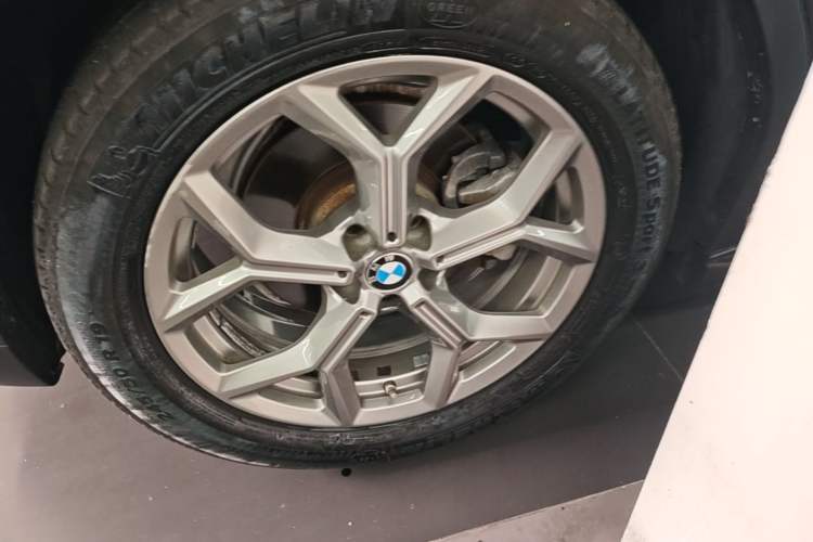 Used BMW X3 2020 xDrive28i Luxury Package Left Front Wheel Hub