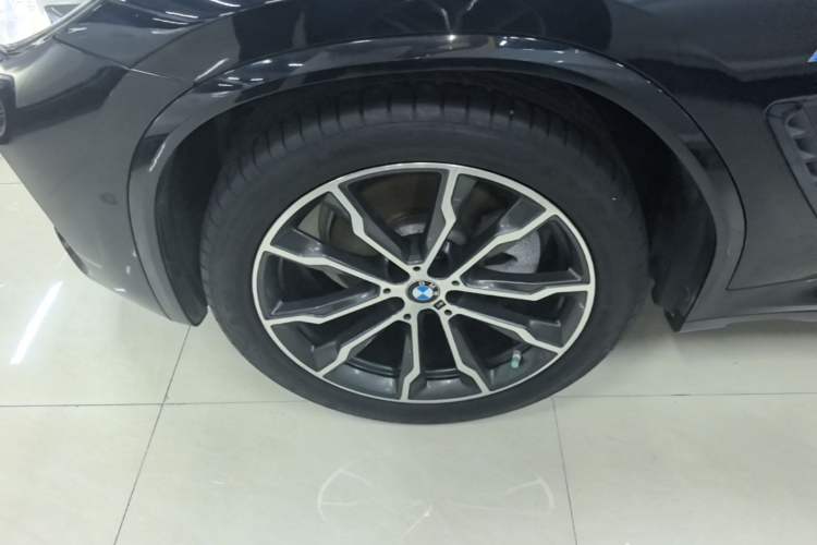 Used BMW X3 2020 xDrive30i Luxury Model with M Sport Package Left Front Wheel Hub