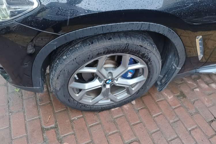 Used BMW X3 2020 xDrive28i Luxury Package Left Front Wheel Hub