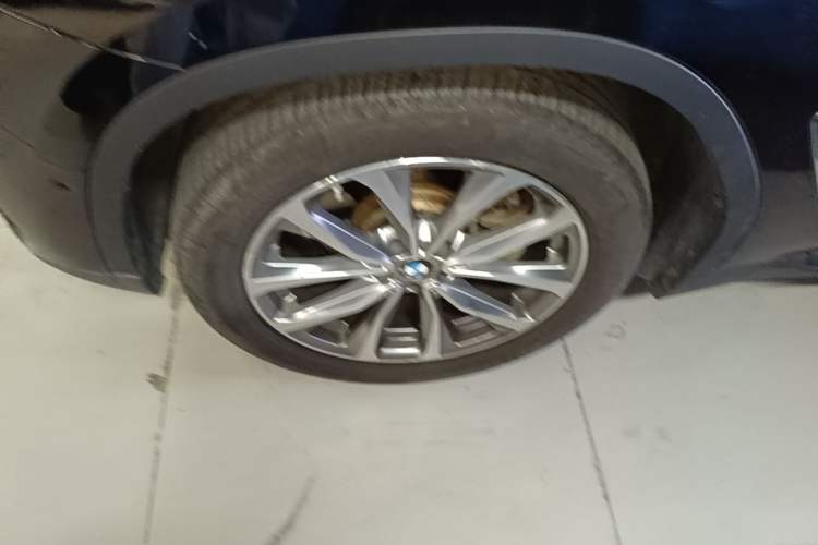 Used BMW X3 2020 xDrive25i Luxury Package Left Front Wheel Hub