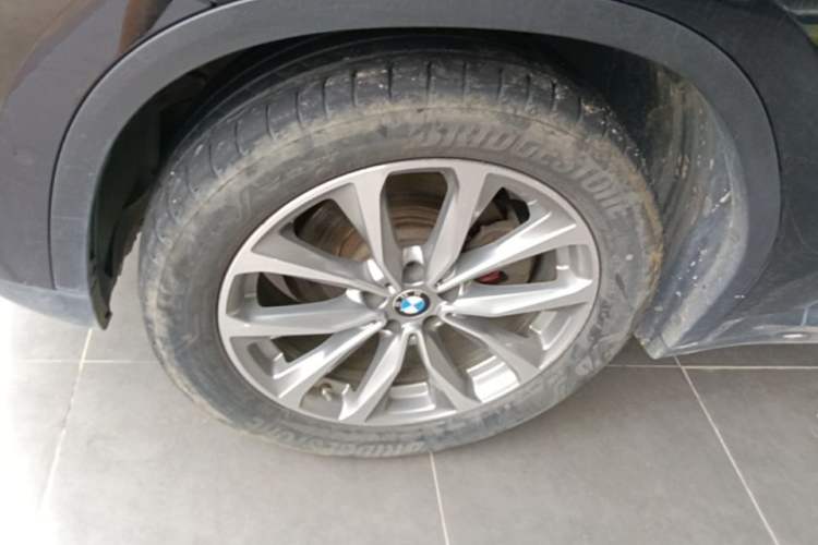 Used BMW X3 2020 xDrive25i Luxury Package Left Front Wheel Hub