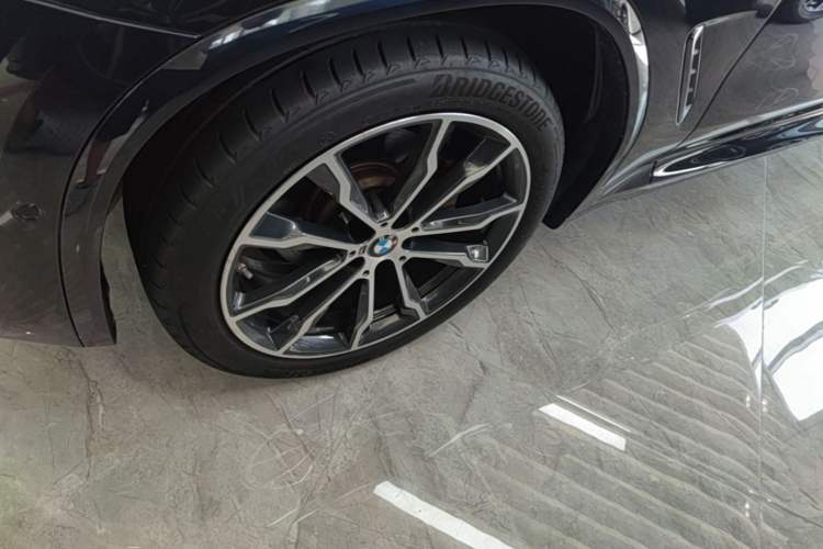 Used BMW X3 2020 xDrive30i Luxury Model with M Sport Package Left Front Wheel Hub