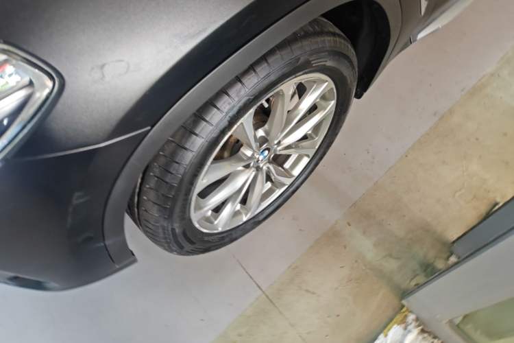 Used BMW X3 2020 xDrive25i Luxury Package Left Front Wheel Hub