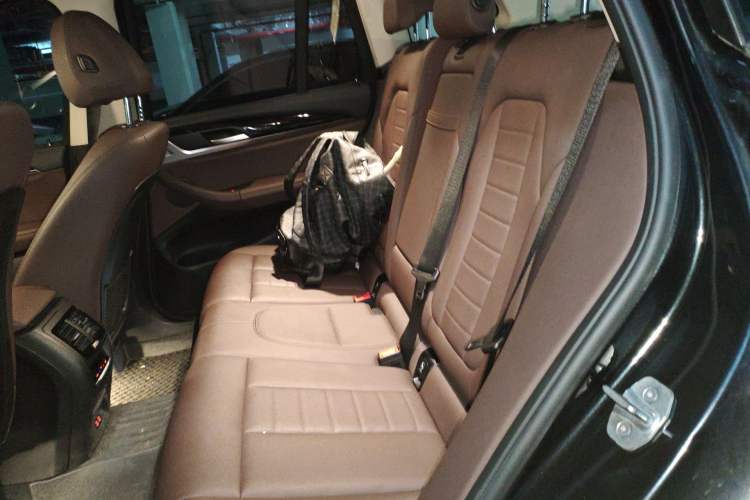 Used BMW X3 2020 xDrive25i Luxury Package Left Rear Seat