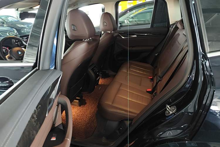 Used BMW X3 2020 xDrive30i Luxury Model with M Sport Package Left Rear Seat