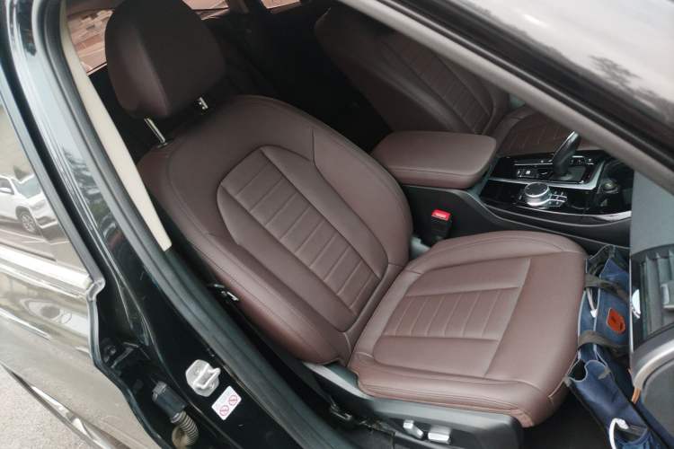 Used BMW X3 2020 xDrive25i Luxury Package Right Front Seat