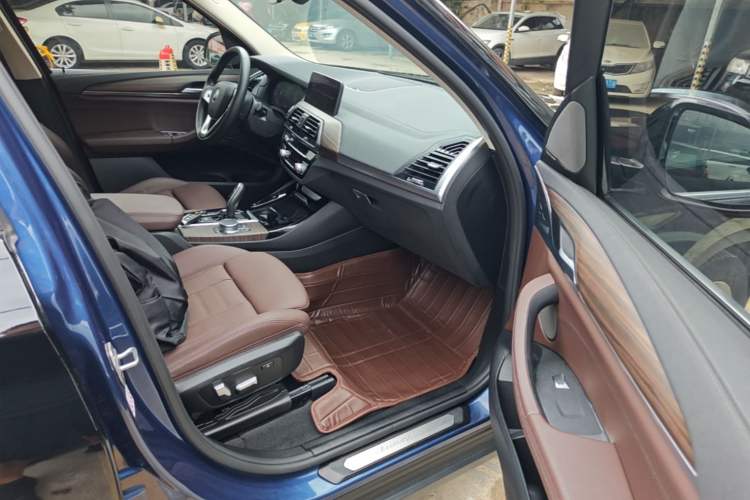 Used BMW X3 2020 xDrive28i Luxury Package Right Front Seat