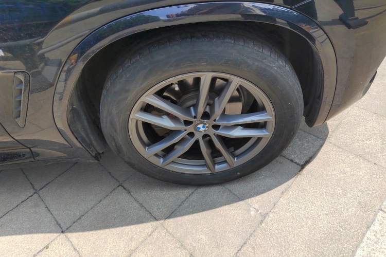 Used BMW X3 2020 xDrive25i M Sport Package Right Front Wheel Hub