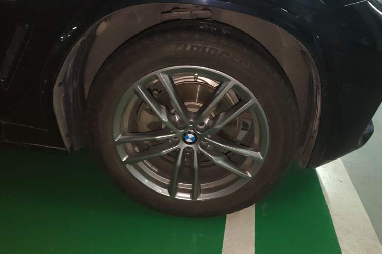 Used BMW X3 2020 xDrive25i M Sport Package Right Front Wheel Hub