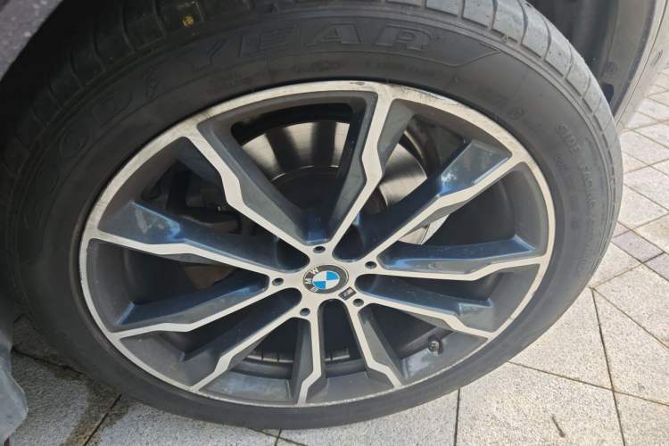 Used BMW X3 2020 xDrive30i Luxury Model with M Sport Package Right Front Wheel Hub