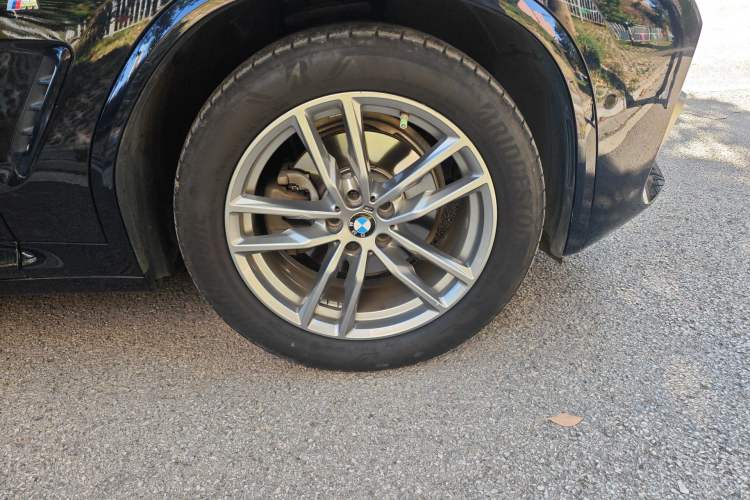 Used BMW X3 2020 xDrive25i M Sport Package Right Front Wheel Hub