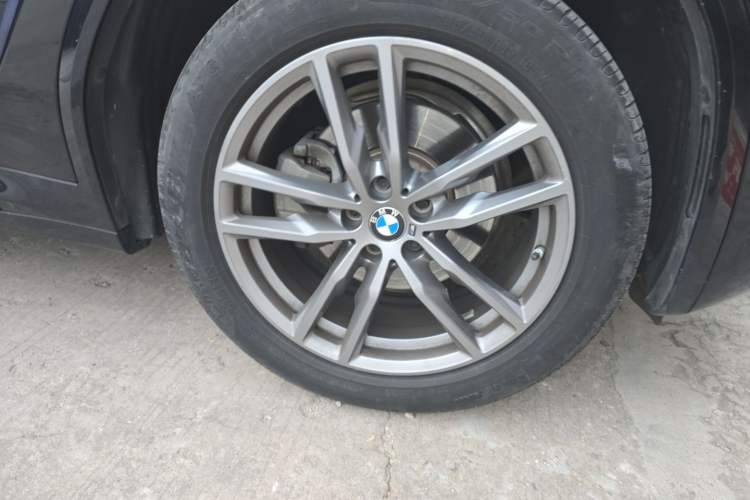 Used BMW X3 2020 xDrive25i M Sport Package Right Front Wheel Hub