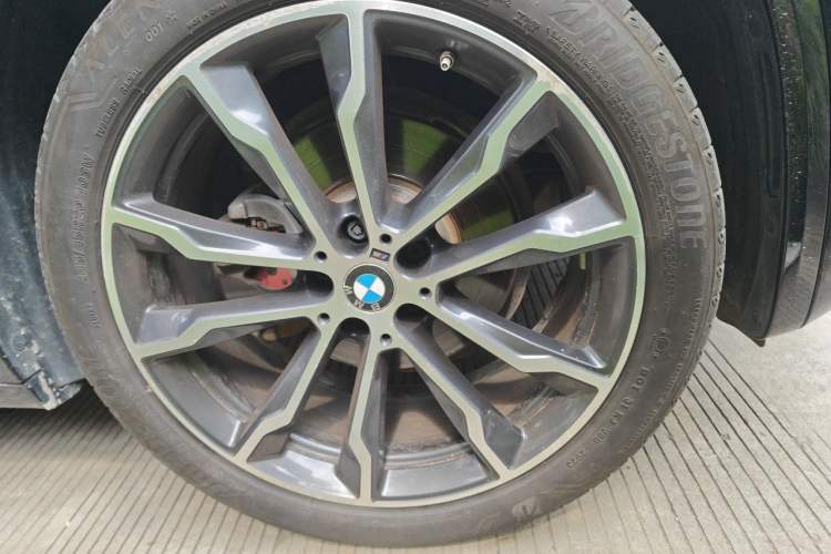 Used BMW X3 2020 xDrive30i Luxury Model with M Sport Package Right Front Wheel Hub