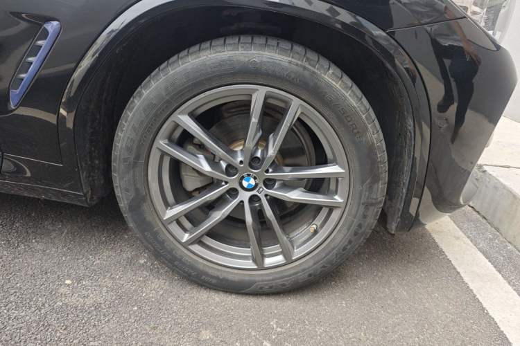 Used BMW X3 2020 xDrive25i M Sport Package Right Front Wheel Hub