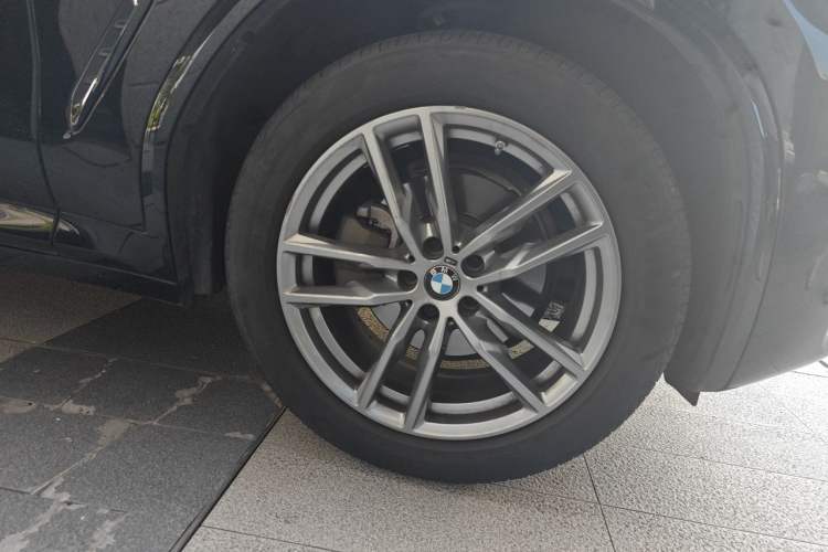 Used BMW X3 2020 xDrive25i M Sport Package Right Front Wheel Hub
