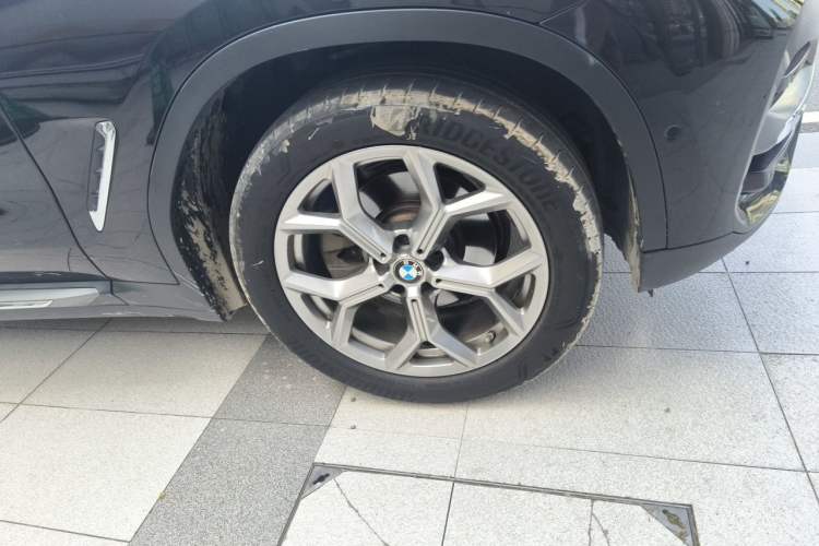 Used BMW X3 2020 xDrive28i Luxury Package Right Front Wheel Hub