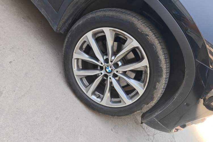 Used BMW X3 2020 xDrive25i Luxury Package Right Front Wheel Hub