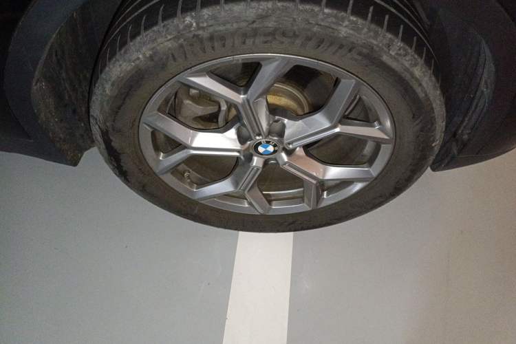 Used BMW X3 2020 xDrive28i Luxury Package Right Front Wheel Hub