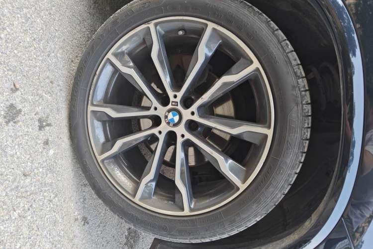 Used BMW X3 2020 xDrive30i Luxury Model with M Sport Package Right Front Wheel Hub