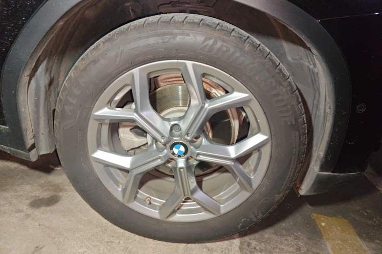 Used BMW X3 2020 xDrive28i Luxury Package Right Front Wheel Hub