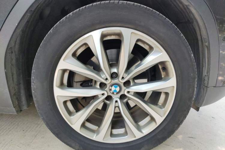 Used BMW X3 2020 xDrive25i Luxury Package Right Front Wheel Hub