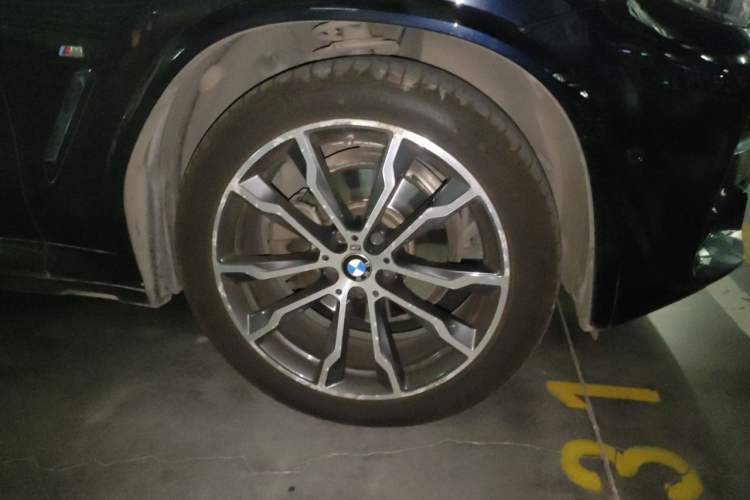 Used BMW X3 2020 xDrive30i Luxury Model with M Sport Package Right Front Wheel Hub