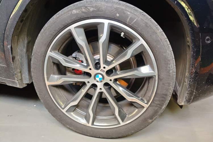 Used BMW X3 2020 xDrive30i Luxury Model with M Sport Package Right Front Wheel Hub