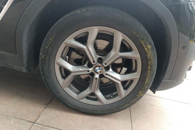 Used BMW X3 2020 xDrive28i Luxury Package Right Front Wheel Hub