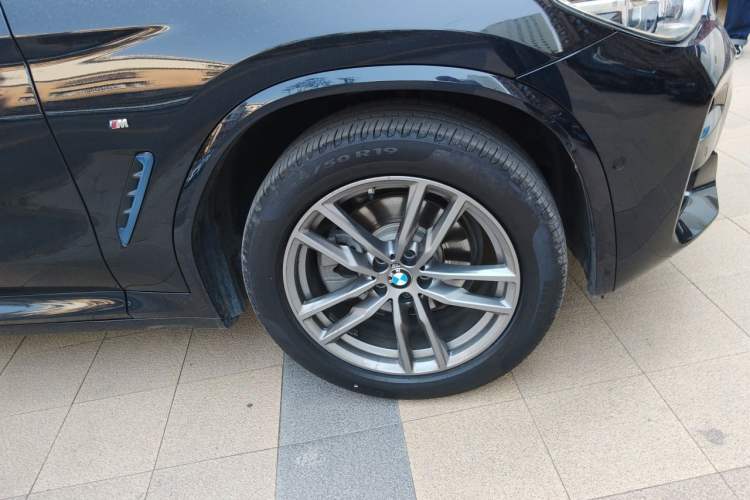 Used BMW X3 2020 xDrive28i M Sport Package Right Front Wheel Hub