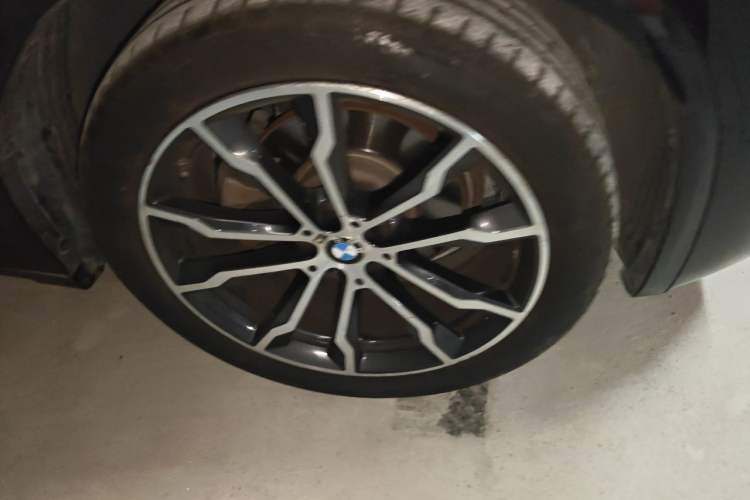 Used BMW X3 2020 xDrive30i Luxury Model with M Sport Package Right Front Wheel Hub