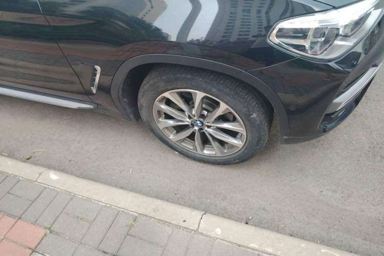 Used BMW X3 2020 xDrive25i Luxury Package Right Front Wheel Hub
