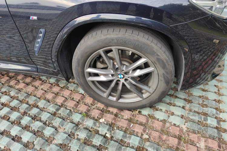 Used BMW X3 2020 xDrive28i M Sport Package Right Front Wheel Hub
