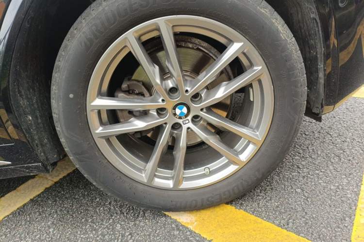 Used BMW X3 2020 xDrive25i M Sport Package Right Front Wheel Hub
