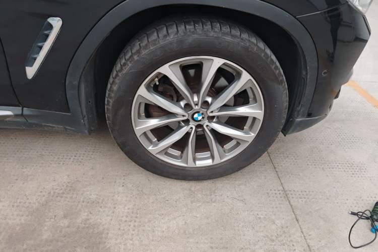 Used BMW X3 2020 xDrive25i Luxury Package Right Front Wheel Hub