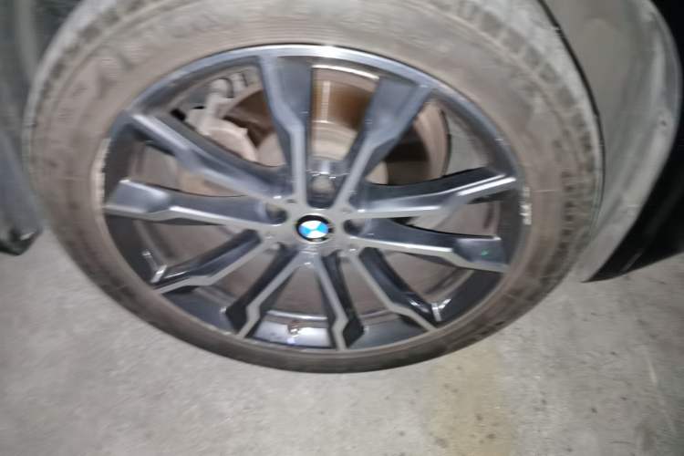 Used BMW X3 2020 xDrive30i Luxury Model with M Sport Package Right Front Wheel Hub