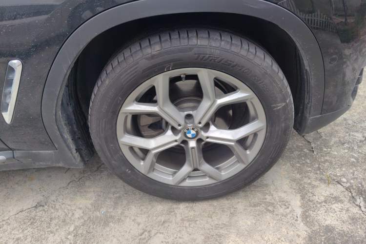 Used BMW X3 2020 xDrive28i Luxury Package Right Front Wheel Hub