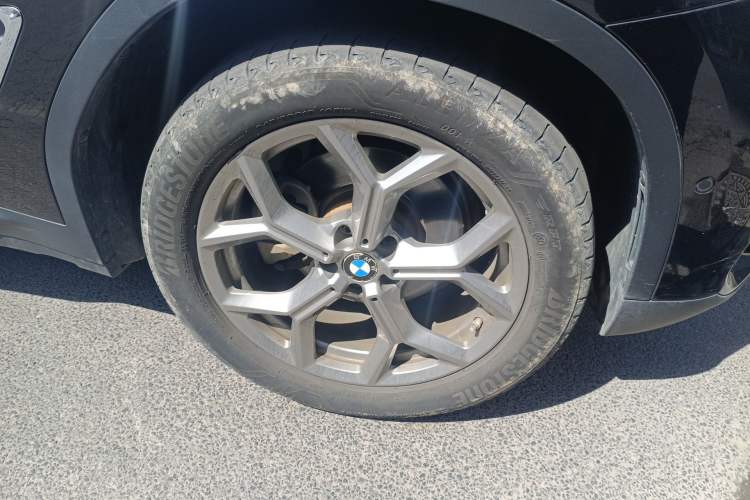 Used BMW X3 2020 xDrive28i Luxury Package Right Front Wheel Hub
