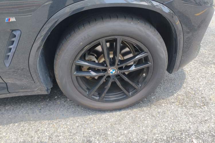 Used BMW X3 2020 xDrive25i M Sport Package Right Front Wheel Hub