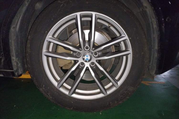 Used BMW X3 2020 xDrive25i Luxury Package Right Front Wheel Hub