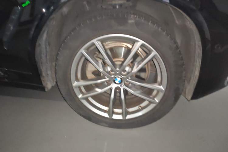 Used BMW X3 2020 xDrive25i M Sport Package Right Front Wheel Hub